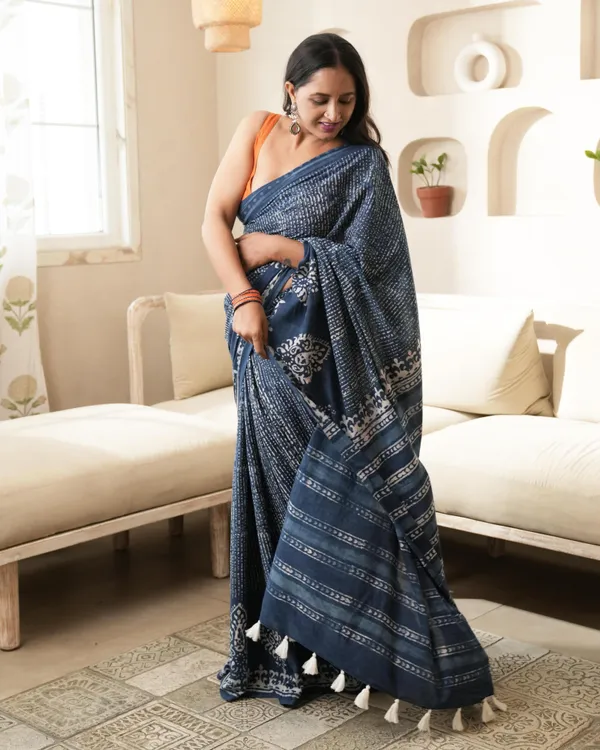 Indigo_Cotton_Tree_Butta_Dabu_Print_Mul_Saree_For_Women